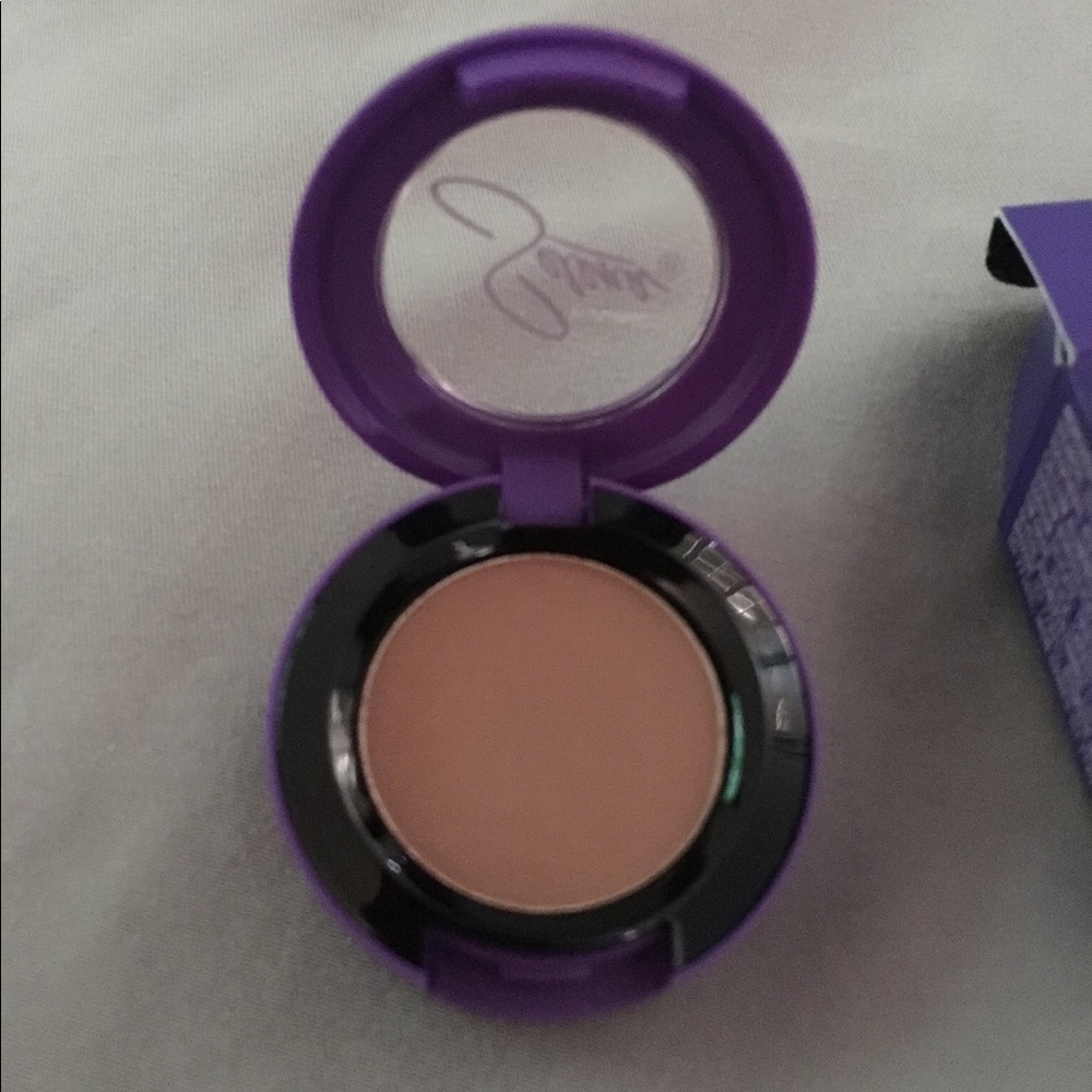 mac selena set of eyeshadows - Picture 5 of 8